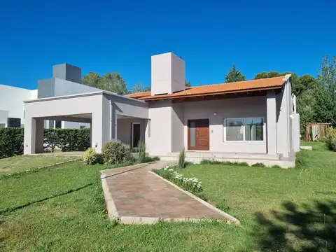 VENTA DE CASA EN BARRIO SOLARES DEL GOLF