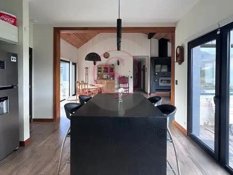 Casa 6 ambientes con 3 baños