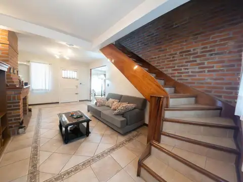 Gobernador Garcia 1300