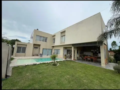 Casa en Venta al Oeste