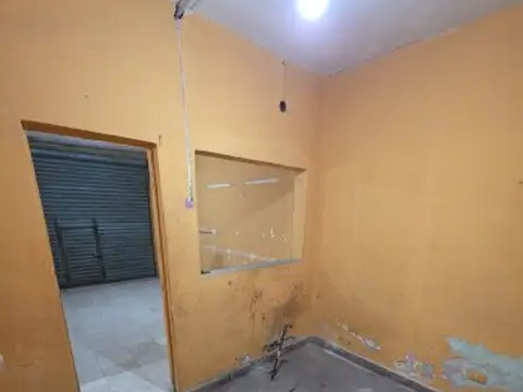 Local en Alquiler Sobre Av. Luro