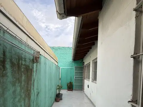 Depto Tipo Casa en Alquiler en Sarandi, $ 500.000