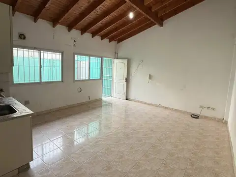 DPTO TIPO CASA INTERNO DE 2 AMBIENTES