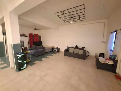 VENTA LOCAL CON SALON DE USOS MULTIPLES QUILMES