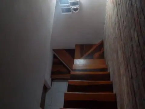 Depto Tipo Casa 5 ambientes con 1 baño