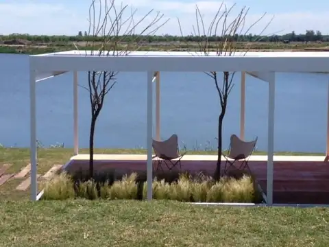 Casa Racionalista en Costas Puertos del Lago