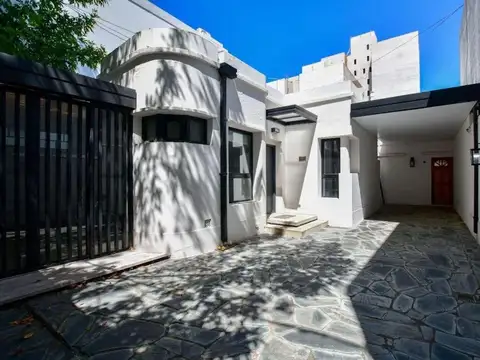 Casa 7 ambientes con 2 baños