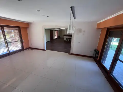 SE VENDE CASA DE CATEGORIA EN GUADALUPE
