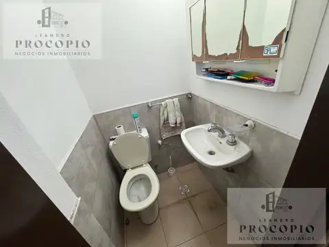 Depto Tipo Casa en Alquiler con 1 cocheras