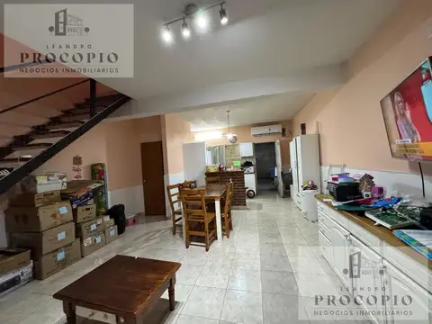 Depto Tipo Casa en Alquiler de 2 dormitorios