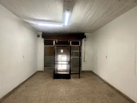 Local en Alquiler en Gregorio de Laferrere, $ 650.000