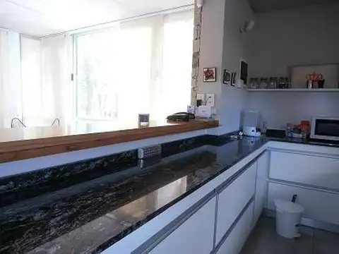 Casa 4 ambientes con 4 baños
