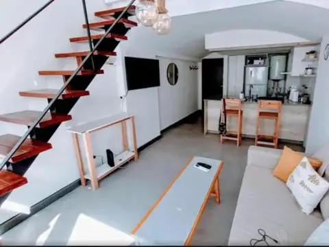 DEPARTAMENTO EN DUPLEX 2 AMBIENTES CENTRO RECICLADO A NUEVO