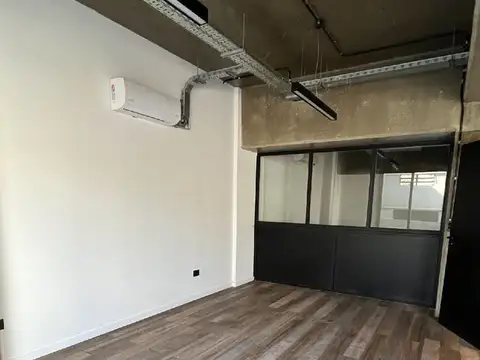 Oficina Monoambiente con 8 baños