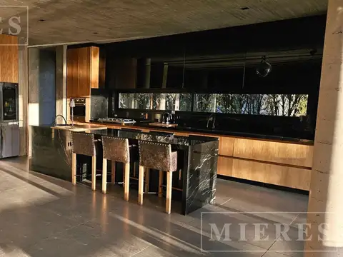 Casa en Alquiler en Villanueva, USD 6.000