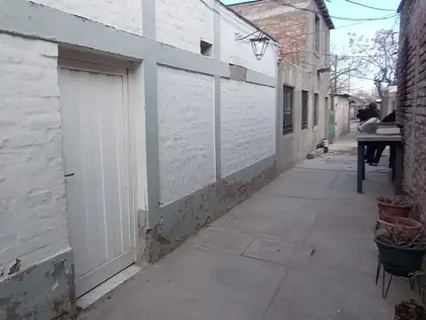 VENTA DE CASA (4 AMBIENTES) EN LAS HERAS