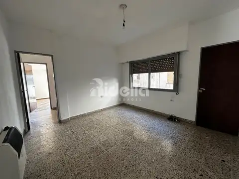 Depto 2 dorm. con balcón doble — 63 y 115 — excelente zona universitaria