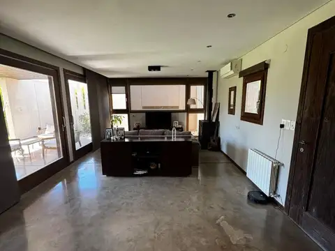 Casa en Alquiler de 3 dormitorios