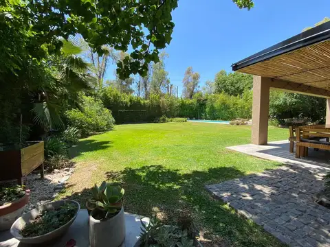 Casa en Venta con 4 cocheras