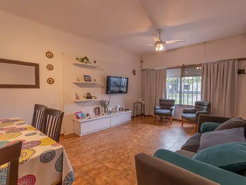 Venta casa 3 dorm. Patio y pileta. Impecable