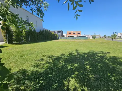 Terreno en Venta 27  mts Fondo