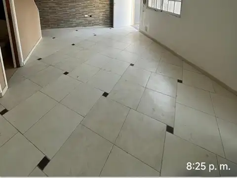 Depto Tipo Casa en Alquiler de 4 ambientes