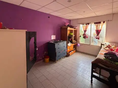 Propiedad con depto al fondo