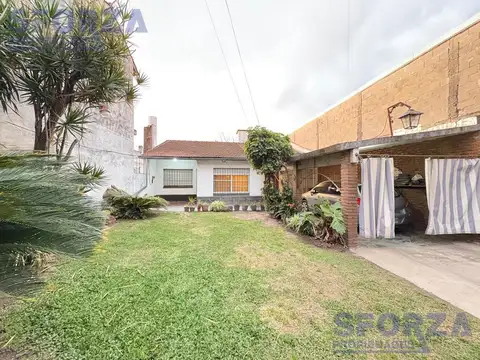 Casa en Los Polvorines 4 ambientes con jardín cochera excelente para uso de vivienda o comercial
