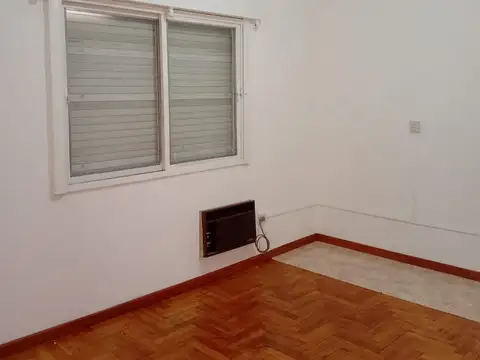 PH 3 AMBIENTES EN PLANTA ALTA, FRENTE (PRIMER PISO POR ESCALERA)