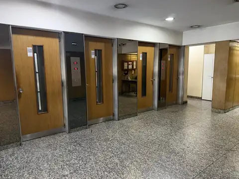 Cochera cubierta en Flores con bajas expensas