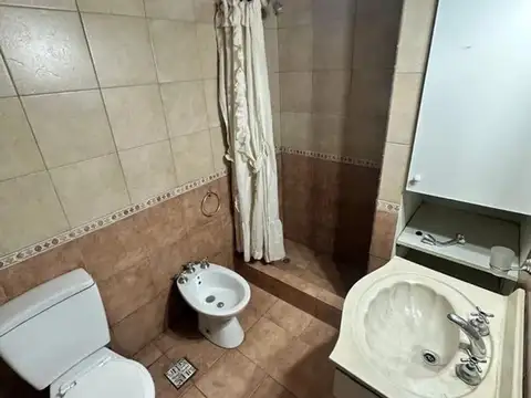 casa PH  3 ambientes garage con local