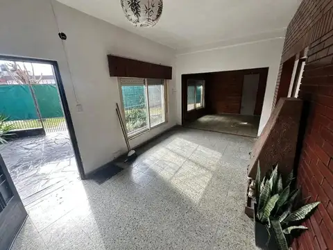 Casa 3 ambientes con 2 baños