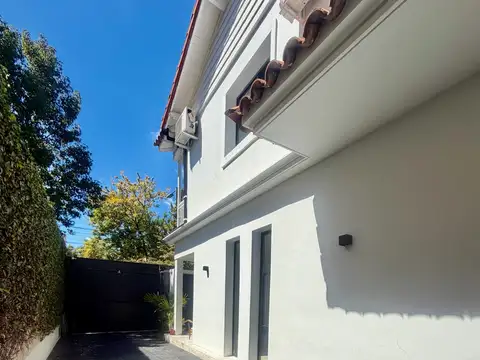 Casa 5 ambientes con 4 baños