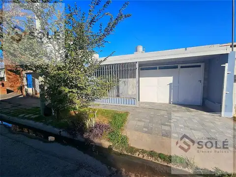 Casa En Venta 2 Dormitorios Zona Av Santa Ana - Apta Credito