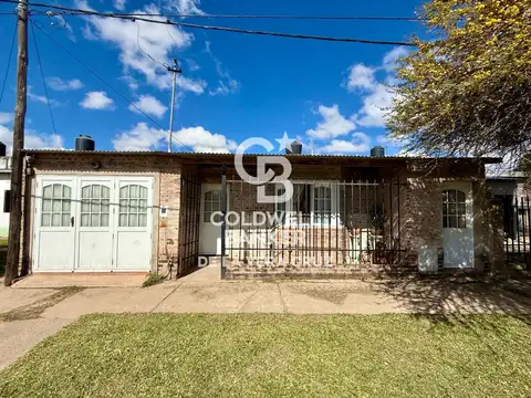 Casa 3 dormitorios y patio en zona norte