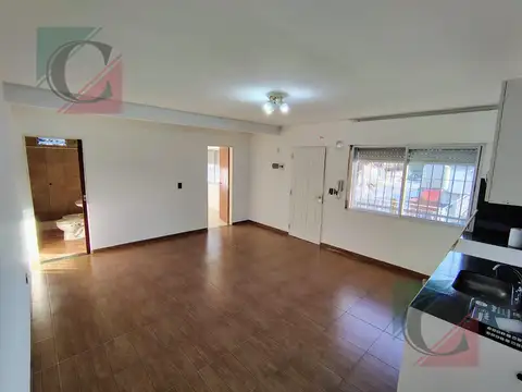 Departamento en Alquiler en Remedios De Escalada, $ 430.000