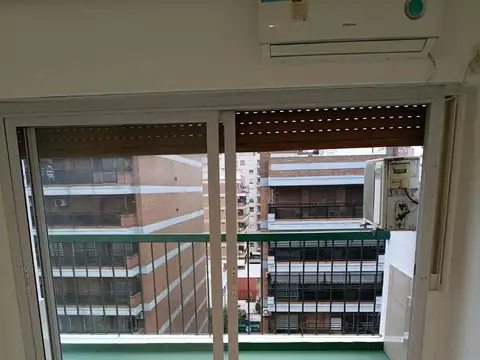 Hermoso departamento de 2 ambientes, balcón aterrazado. cocina y lav separados