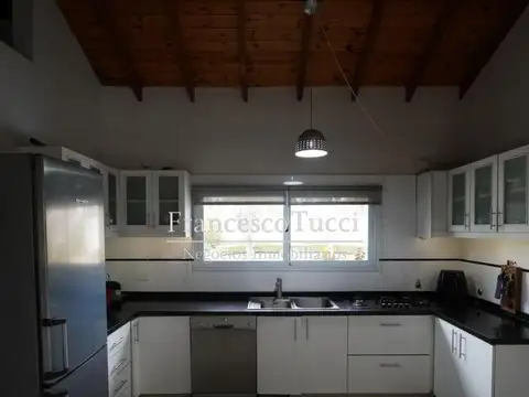 Casa 5 ambientes con 5 baños