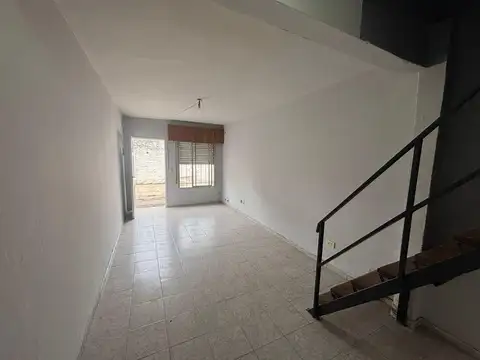 Alquiler Duplex 3 ambientes con patio - San Justo