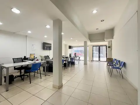 Local en Venta 66 años