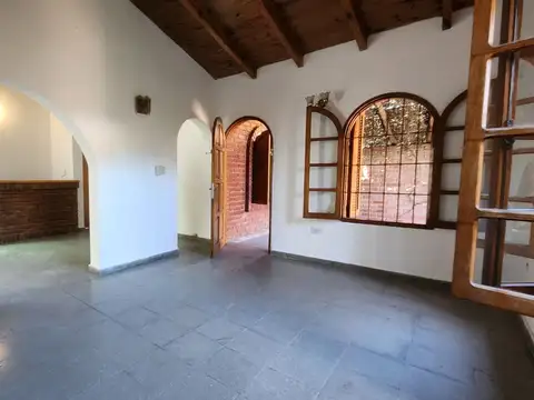 Alquiler Linda Casa en Barrio Soberania