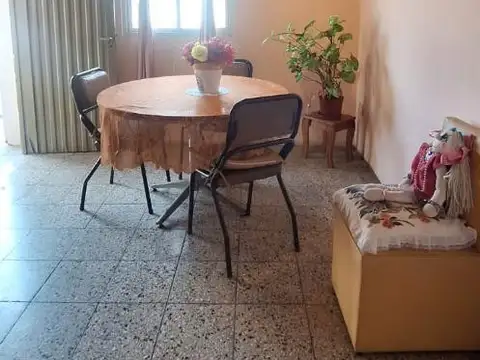 Casa en Venta con 4 cocheras