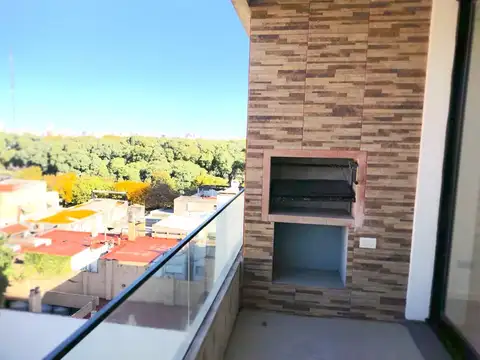 Excelente dos ambientes al contrafrente piso alto vista abierta con balcón parrilla individual y amenities