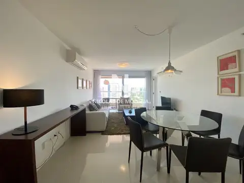 Gran living comedor con salida a amplia terraza con vista y parrillero de uso exclusivo, toilette, suite principal con vestidor, 2 dormitorios, 1 baño