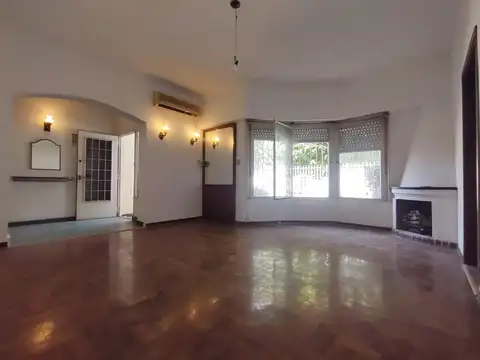 Casa en Venta 4 Amb. Bº Guemes una planta garaje jardín