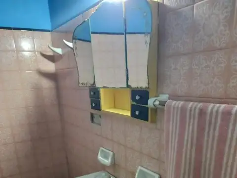 CHALET 3 AMB + LOCAL + DEPTO 2 AMB Y GARAGE! OPORTUNIDAD!