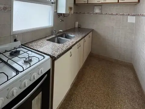 Departamento en Alquiler en Floresta, $ 680.000
