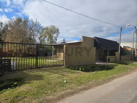 GRAN OPORTUNIDAD DE INVERSION EN LA PLATA  VENTA DE CASA EN CALLE 5 BIS ENTRE 6