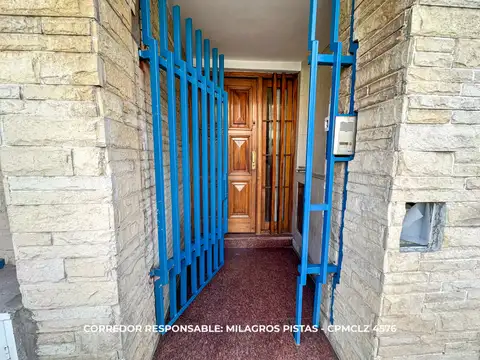 Casa 6 ambientes con 2 baños