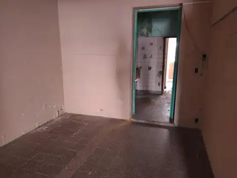 Local y deposito en venta Av. 1 - 44 y 45